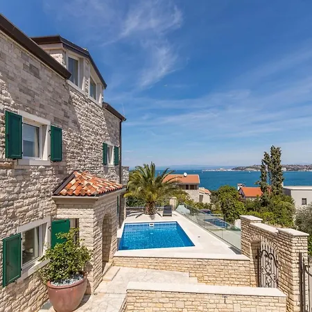 Milena With Pool And Sea View Crveni Vrh