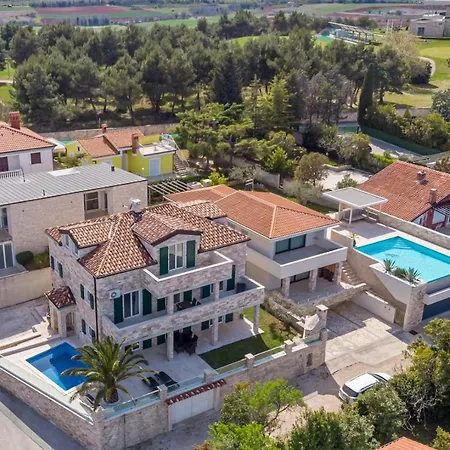 Milena With Pool And Sea View