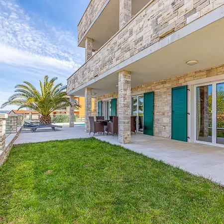 Milena With Pool And Sea View Crveni Vrh