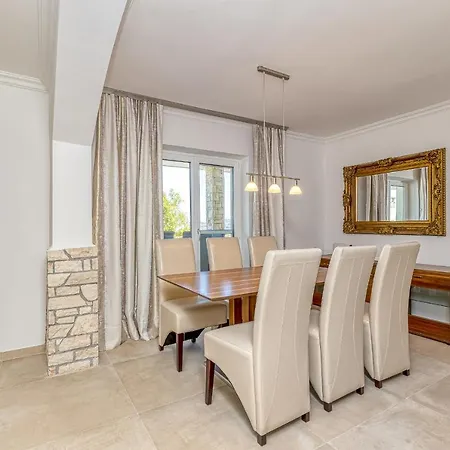 Milena With Pool And Sea View Villa